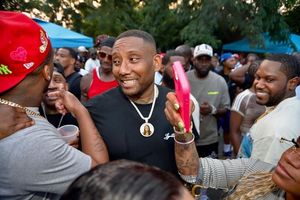 Image post by @mainohustlehard on Instagram