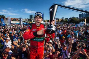 Image post by @lucasdigrassi on Instagram