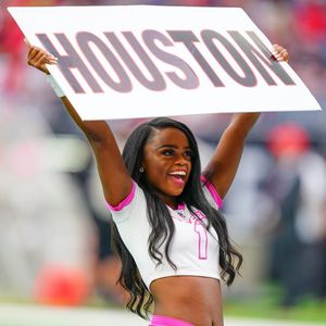 Image post by @texanscheerleaders on Instagram