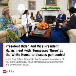 Image post by @cnnpolitics on Instagram