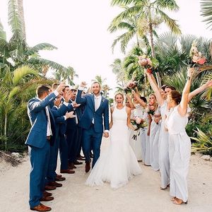Image post by @theknot on Instagram