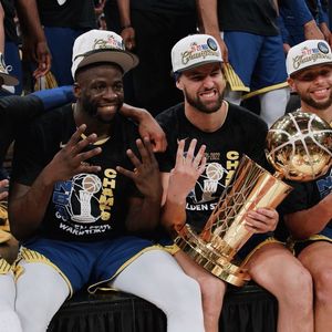 Video post by @warriors on Instagram