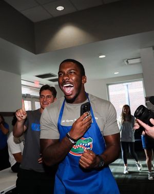 Image post by @GatorsFB on Twitter