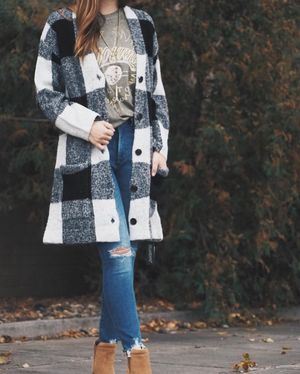 Image post by @shopoutoftown on Instagram