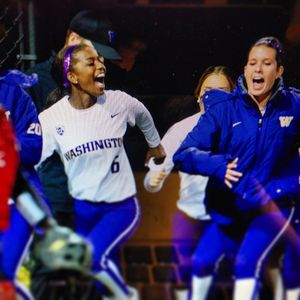 Image post by @uwsoftball on Instagram