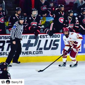 Image post by @du_hockey on Instagram
