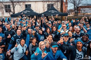 Image post by @roaringriot on Instagram