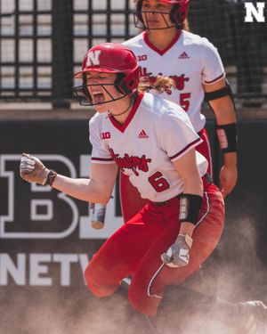 Image post by @HuskerSoftball on Twitter