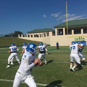 Image post by @drakebulldogsfb on Instagram