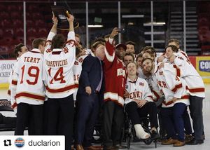 Image post by @du_hockey on Instagram