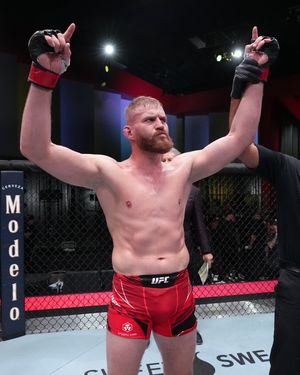 Image post by @ufccanada on Instagram