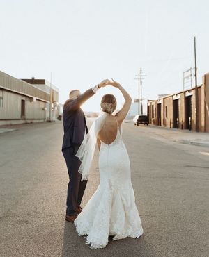 Image post by @theknot on Instagram