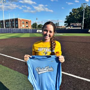 Image post by @etbu_softball on Instagram