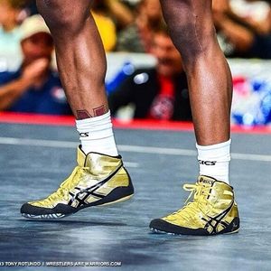 Image post by @alliseeisgold on Instagram