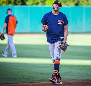 Image post by @teamcjcorrea on Instagram