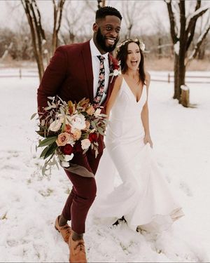 Image post by @theknot on Instagram
