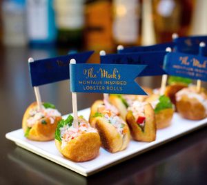 Image post by @theknot on Instagram