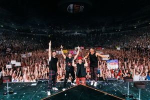 Image post by @therealcarlospena on Instagram