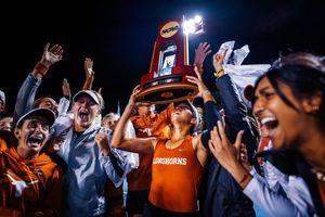 Image post by @TexasLonghorns on Twitter