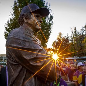 Image post by @uw_football on Instagram