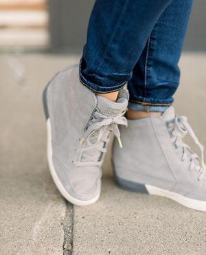 Image post by @shopoutoftown on Instagram
