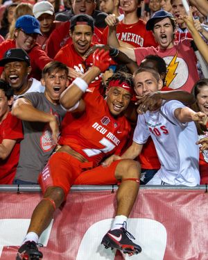 Image post by @unmlobofb on Instagram