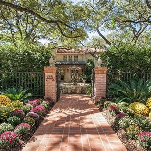 Image post by @christiesrealestate on Instagram