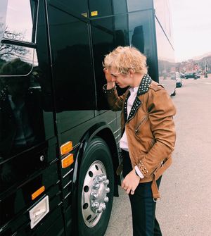 Image post by @ross_lynch on Instagram