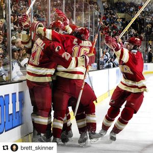 Image post by @du_hockey on Instagram