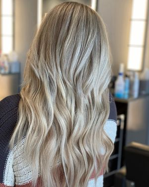 Image post by @studiovasi_salon on Instagram