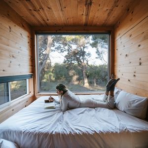 Image post by @postcardcabins on Instagram