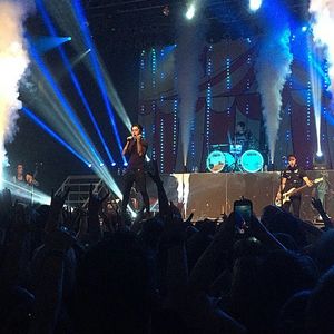 Image post by @fallinginreverse on Instagram