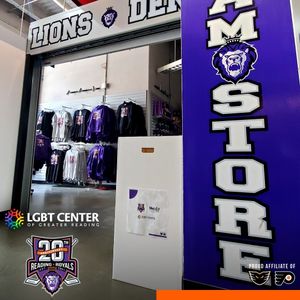Image post by @readingroyals on Instagram