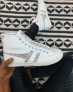 Image post by @dsw on Instagram