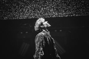 Image post by @iHeartRadio on Twitter