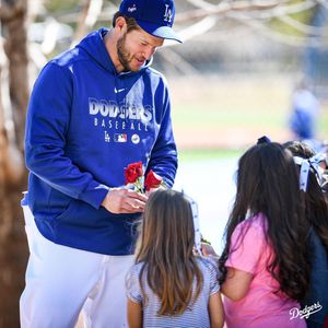 Image post by @losdodgers on Instagram