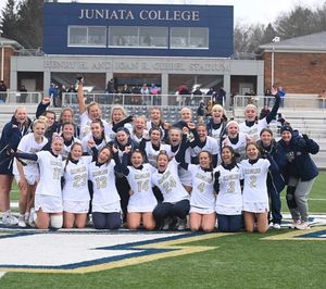 Image post by @juniatawlax on Instagram