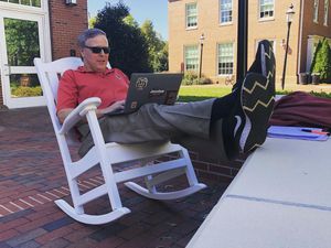 Image post by @eloncomm on Instagram