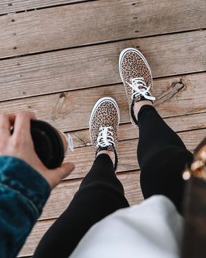 Image post by @dsw on Instagram