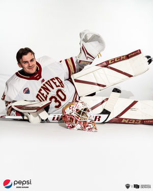 Image post by @du_hockey on Instagram