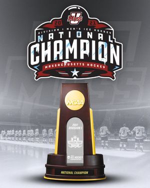 Image post by @UMassHockey on Twitter