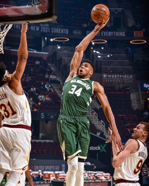 Image post by @giannis_an34 on Instagram