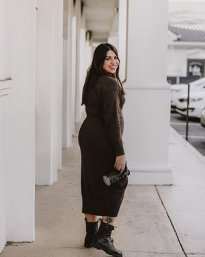 Image post by @thismodernlovephoto on Instagram