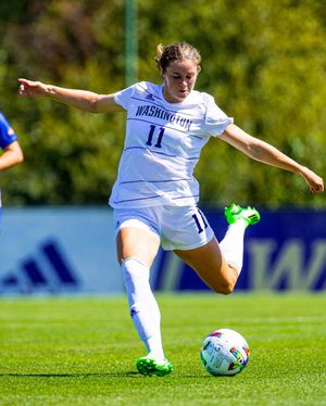 Image post by @uw_wsoccer on Instagram
