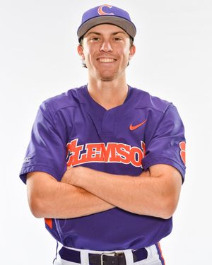 Image post by @ClemsonBaseball on Twitter