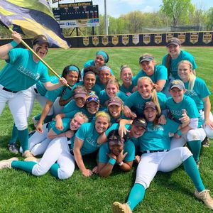 Image post by @griffonsoftball on Instagram