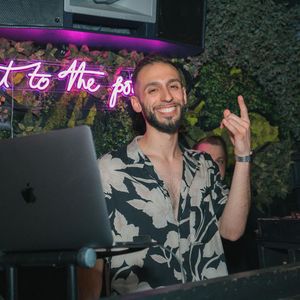 Image post by @alexwolfthedj on Instagram