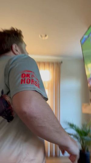 Video post by @stoolpresidente on Twitter