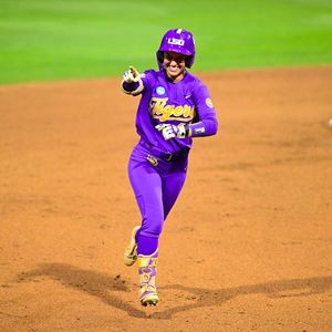 Image post by @lsusoftball on Instagram