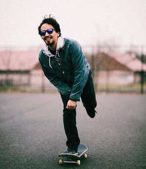 Image post by @faroutsunglasses on Instagram